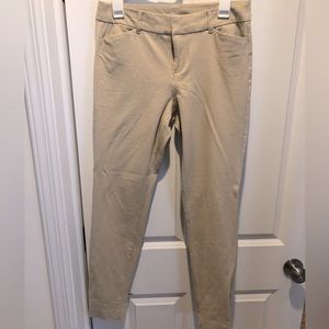 Old navy size 6 pixie pants nude